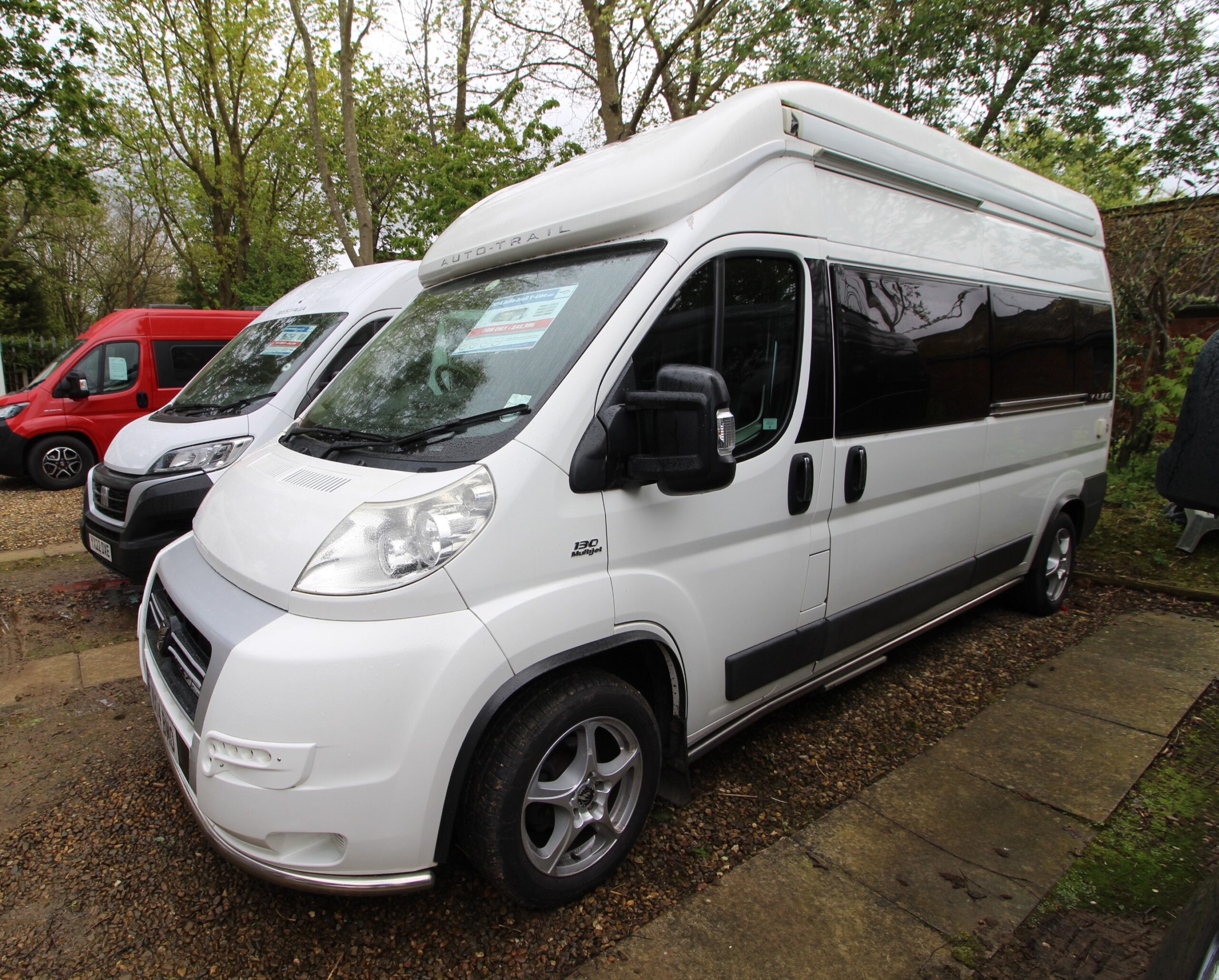 used-2014-auto-trail-v-line-600-40.jpg