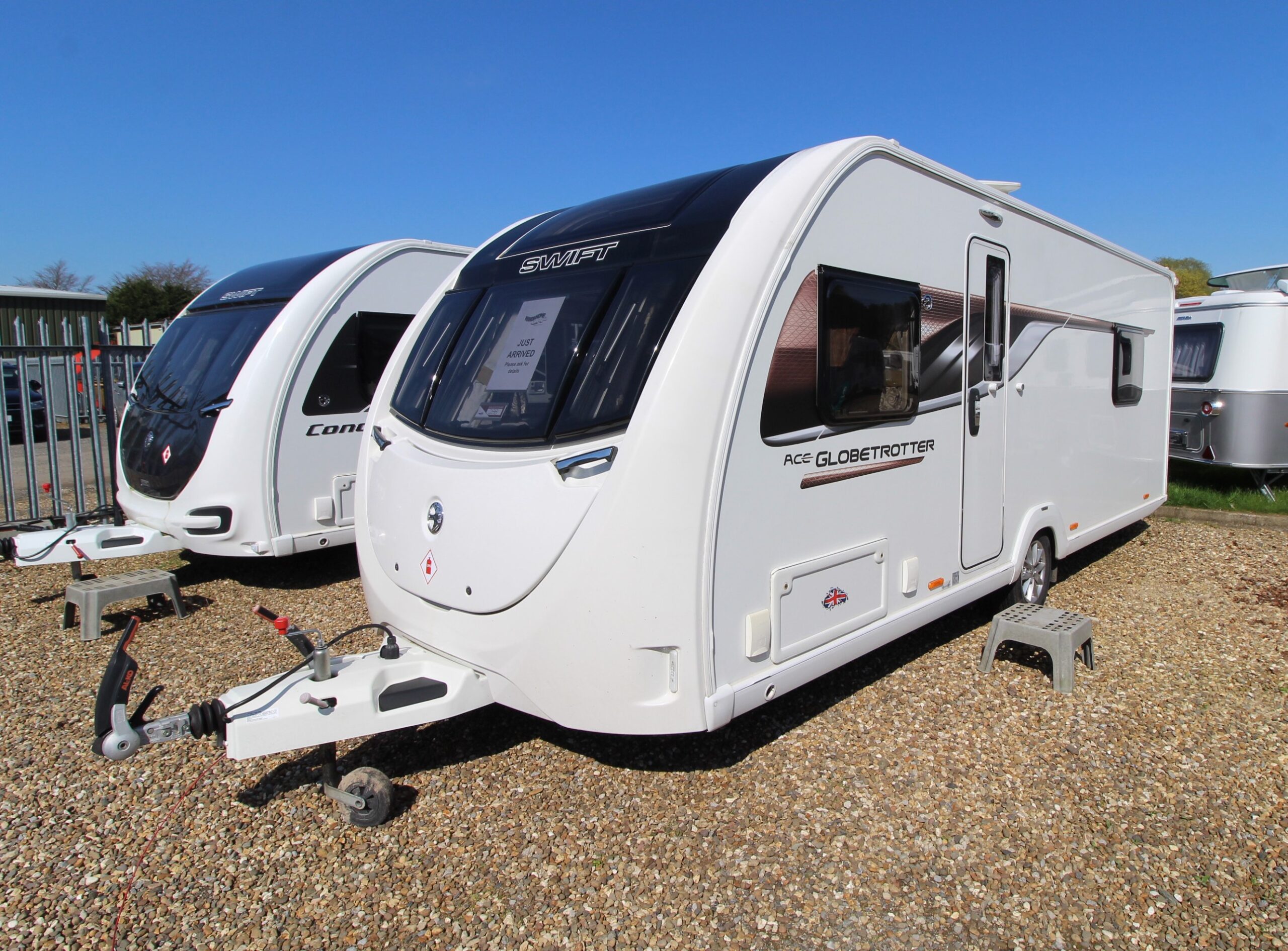 used-2018-swift-ace-globetrotter-1.jpg