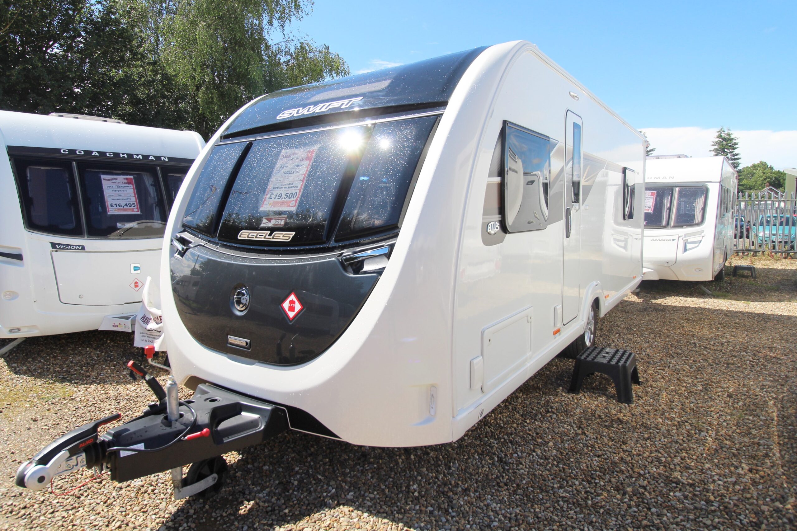 used-2019-sterling-eccles-560-caravan_1.jpg