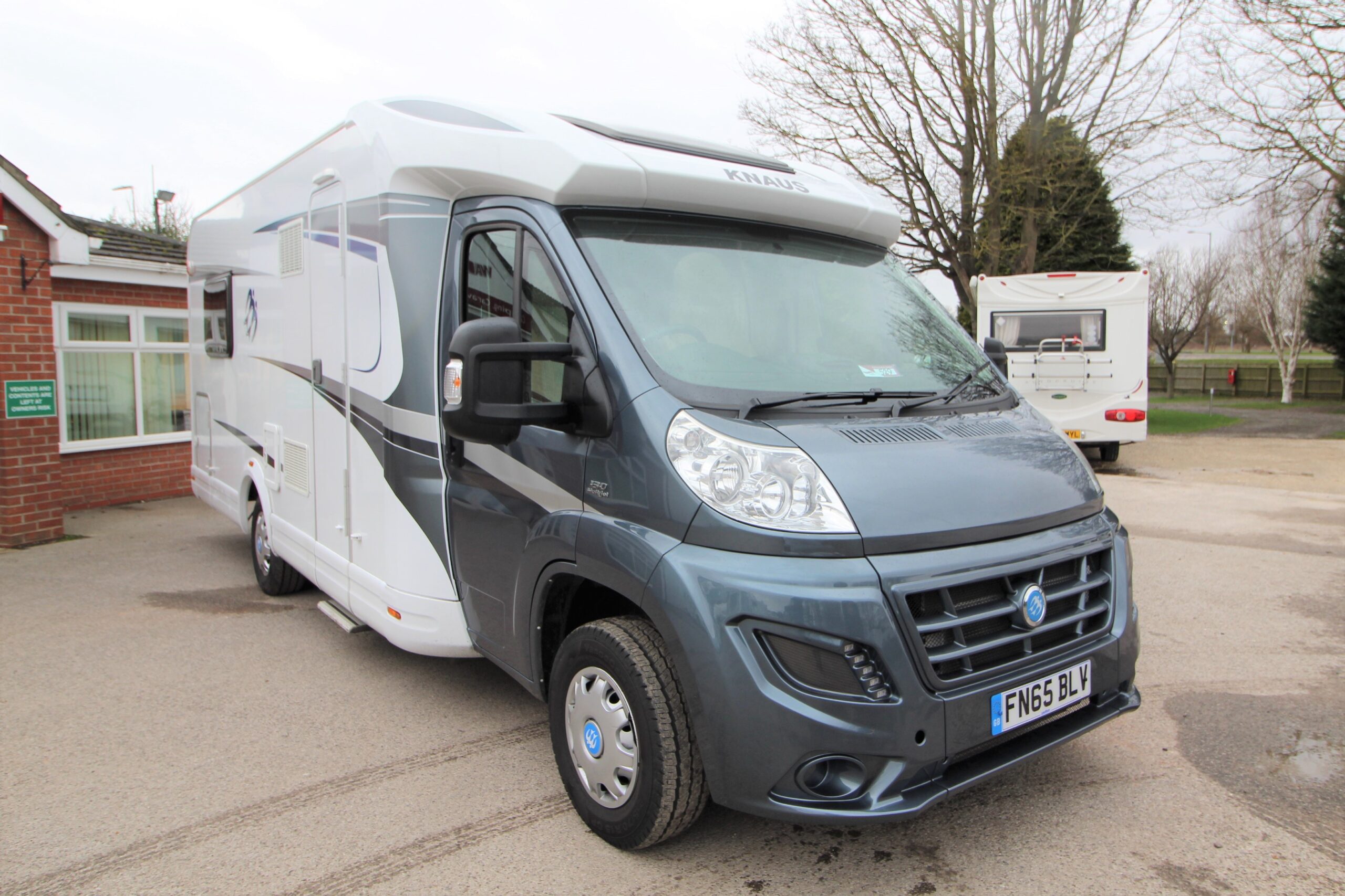 used-knaus-sky-2015-ti-700-motorhome-front_1.jpg