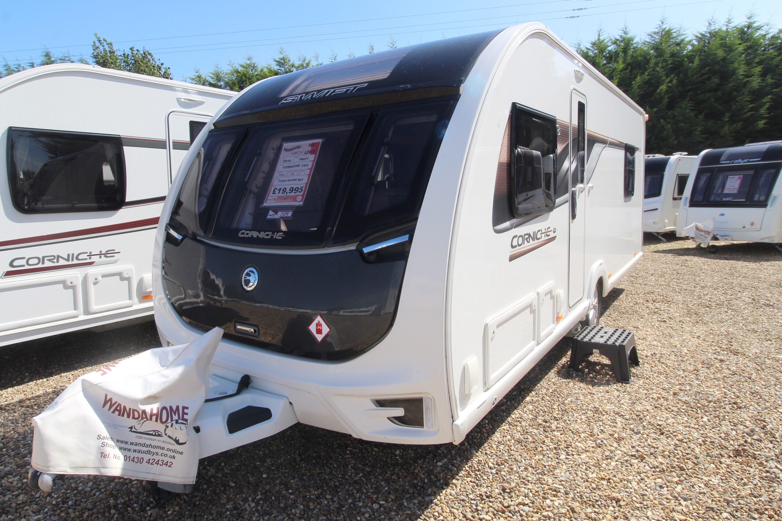 wandahome-swift-corniche-19-4-caravan-15.jpg