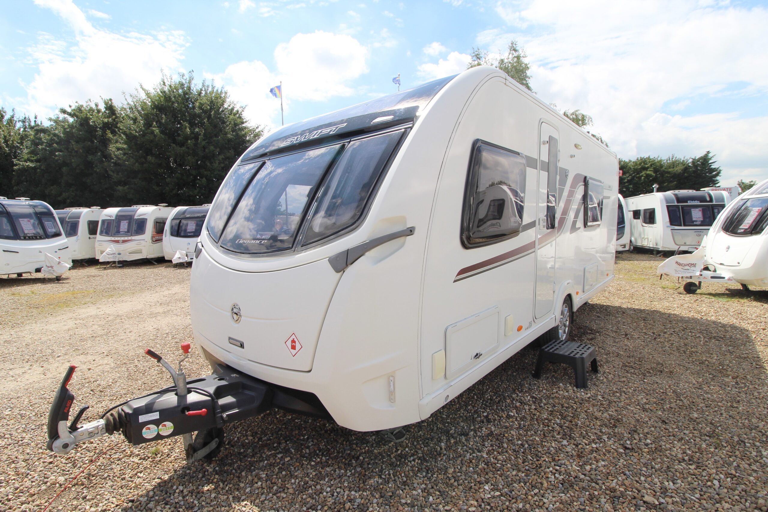 wandahome-swift-elegance-565-2015-used-caravan-external.jpg