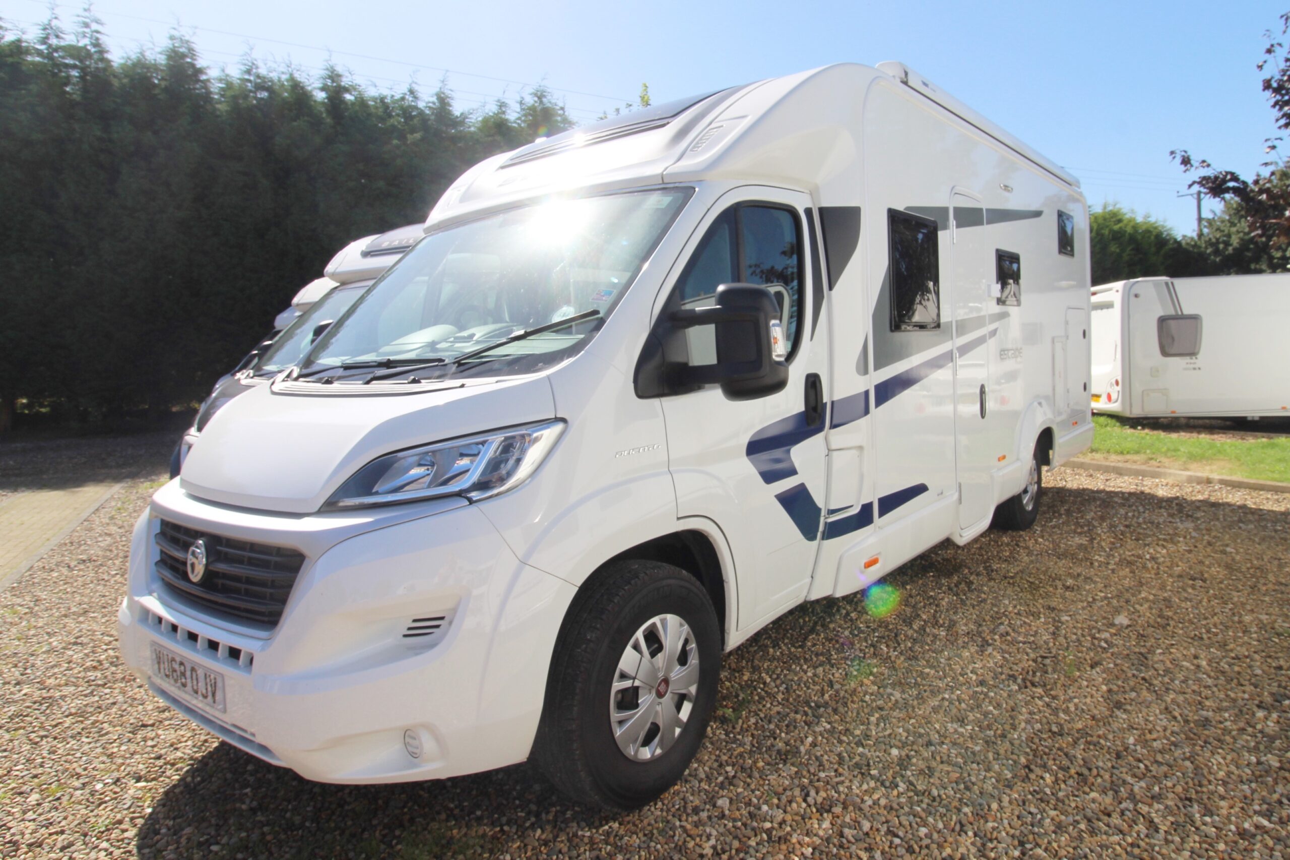 wandahome-swift-escape-684-motorhome-23.jpg