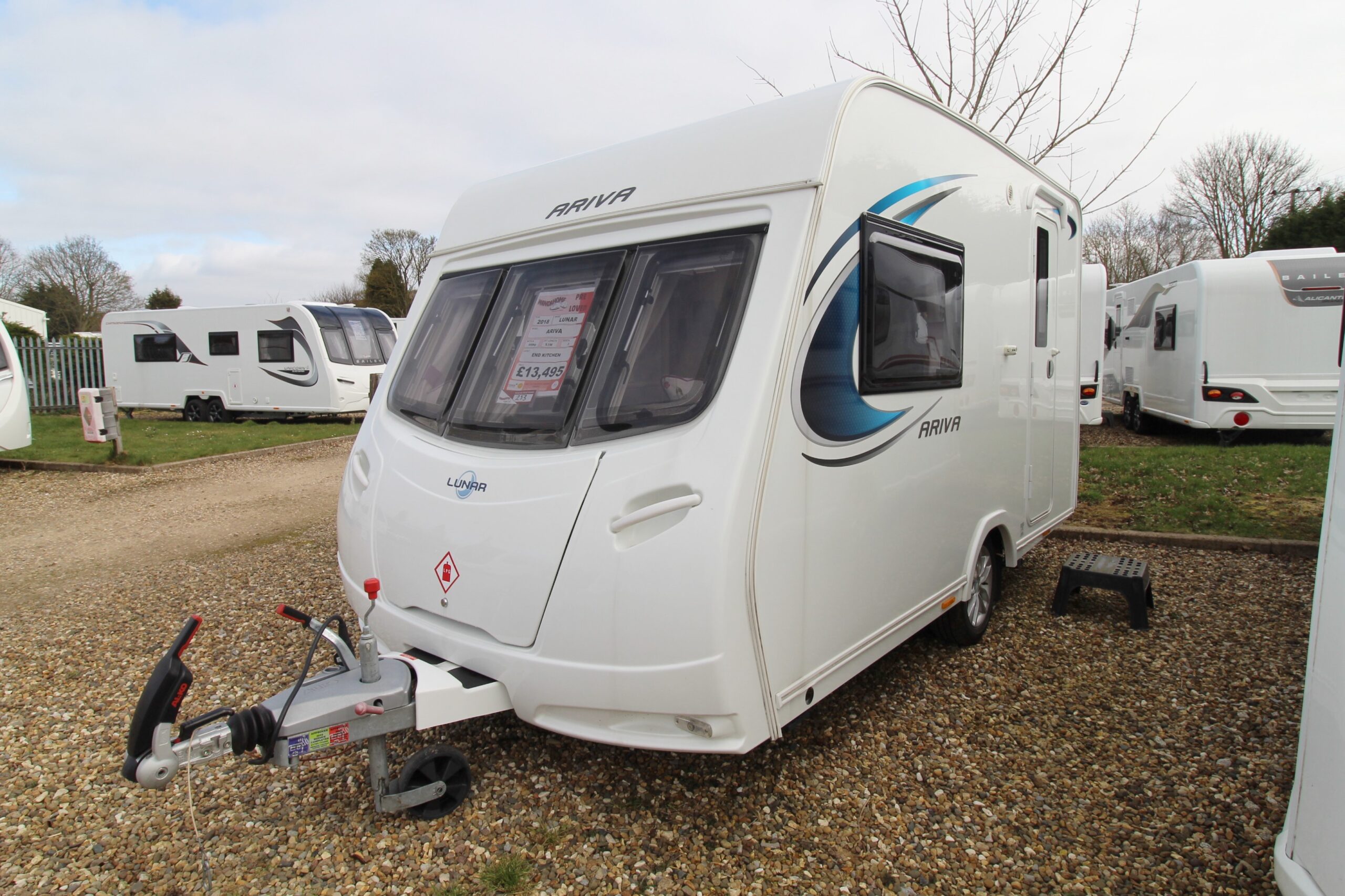 wandahome-used-2018-lunar-ariva-caravan-2.jpg