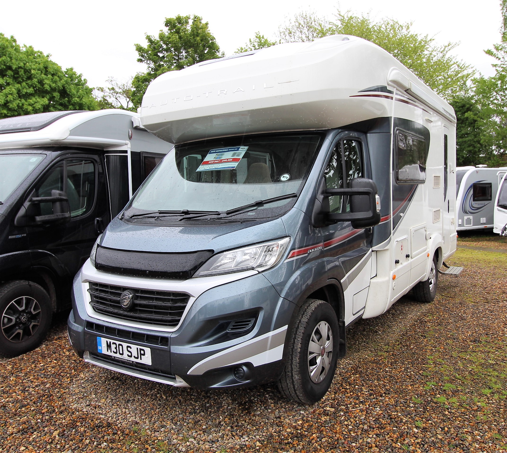 2015-auto-trail-tracker-eks-used-12.jpg