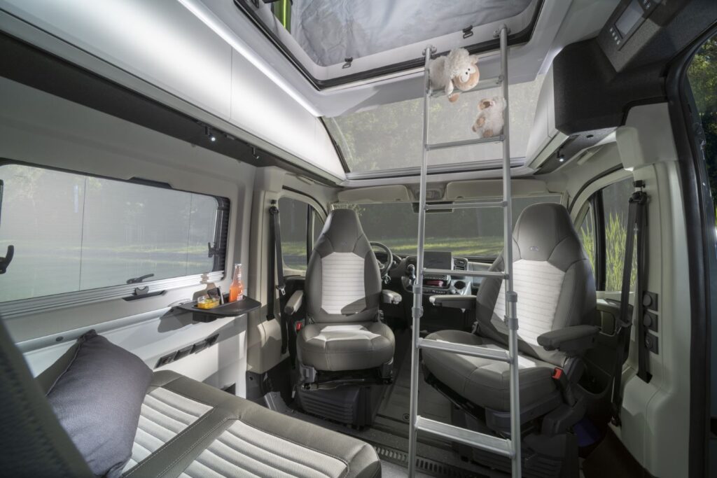 1801-twin-sports-640-sgx-dinette-bc8-9619-1-2.avif