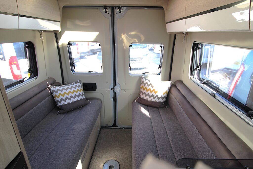 2020-chausson-v594-22-scaled.avif