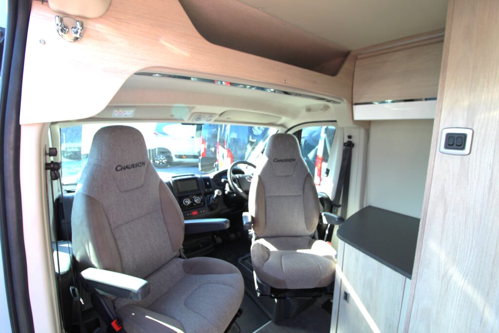 2020-chausson-v594-7-scaled.avif