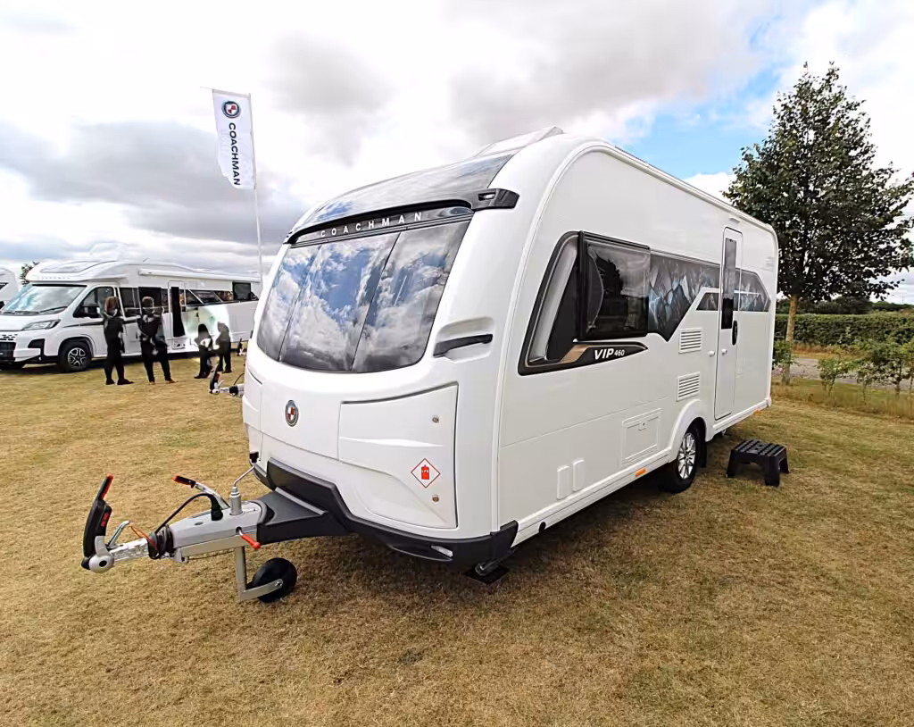 2020-coachman-vip-460-7-scaled.avif
