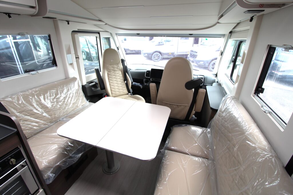 2026-adria-sonic-supreme-700-dl-28-scaled.jpg