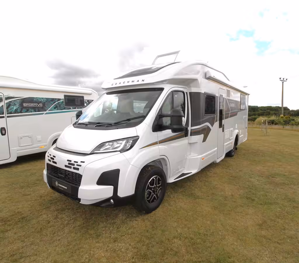 2026-coachman-565-aventura-exterior-7_1-scaled.avif