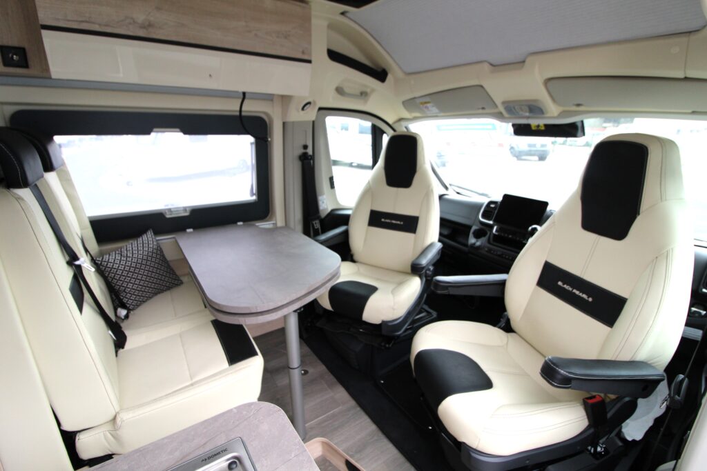 2026-florium-black-pearl-59lt-19-scaled.avif