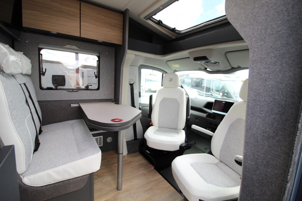 68991-2026-dethleffs-performance-t4x4-transeverse-bed-t-16-75-scaled.avif