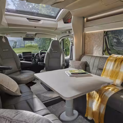 kon-tiki-894-db-lounge-area-1.avif